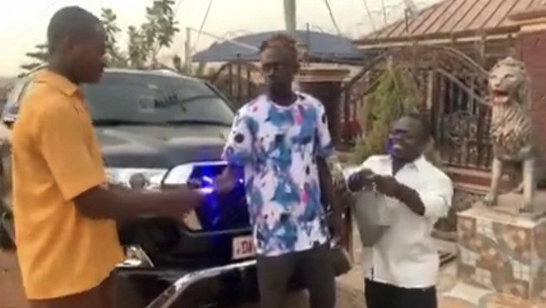 Lilwin flaunts newly ‘acquired’ V8 to mock Funny Face Lilwin flaunts newly ‘acquired’ V8 to mock Funny Face