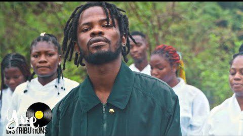 Official Video: Fameye – Praise Official Video: Fameye – Praise