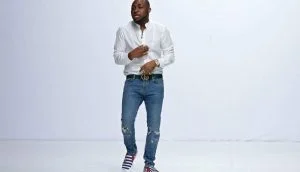 DOg9n7iUQAA3u2b-1-900x515-300x172 WATCH: Davido & his friends dance to “One Corner” after MTV EMA win
