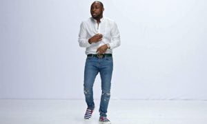 DOg9n7iUQAA3u2b-300x180 WATCH: Davido & his friends dance to “One Corner” after MTV EMA win
