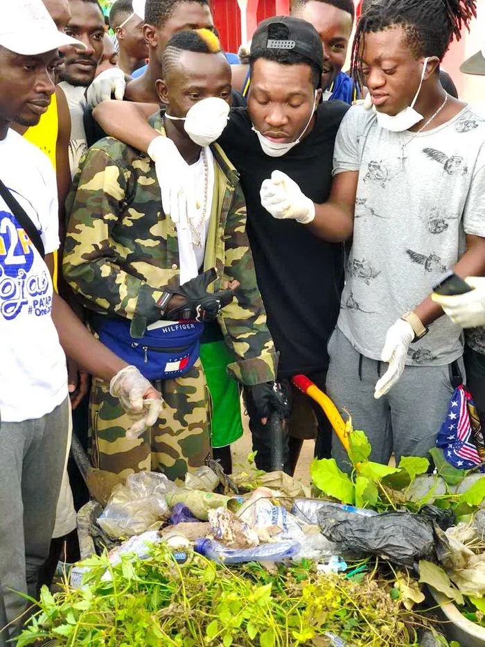 Patapaa leads cleanup exercise in Agona Swedru Patapaa leads cleanup exercise in Agona Swedru