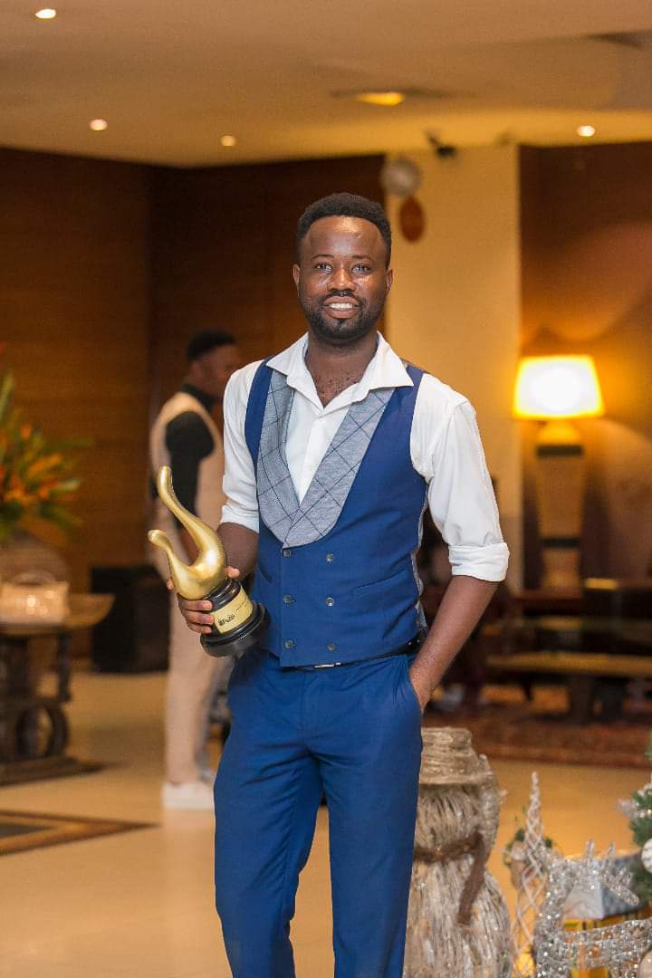 Phylx Akakpo wins Best Fashion Blogger at 2018 Ghana Fashion and Lifestyle Awards