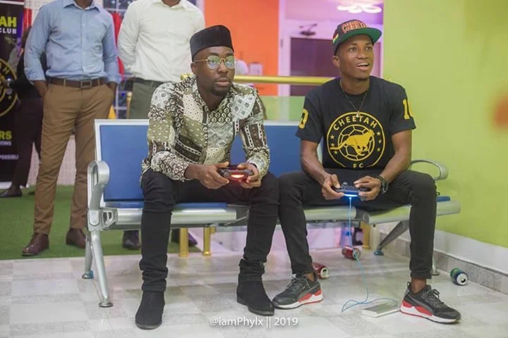 image3 TeePhlow ‘Whips’ Kofi Kinaata