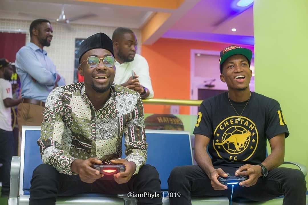 TeePhlow ‘Whips’ Kofi Kinaata