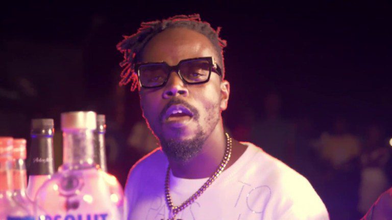 Kwaw Kese  – Bottles Ft. Quamina Mp (Official Video)