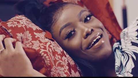 Official Video: Gyakie – Sor Mi Mu Ft Bisa Kdei