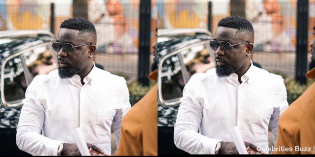 Sarkodie gifts his fans mobile money