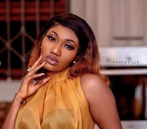 Fans ‘crucify’ Wendy Shay for comparing herself to Beyonce on Twitter Fans ‘crucify’ Wendy Shay for comparing herself to Beyonce on Twitter