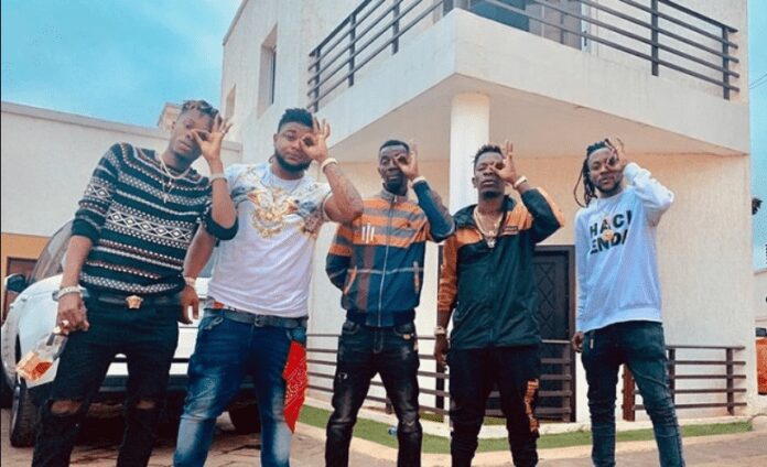 Shatta Wale finally sacks his ‘lazy’ militants, here’s why [Full Video]