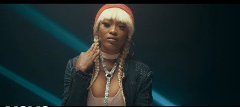 Official Video: Kahpun – Makeup Ft Stonebwoy