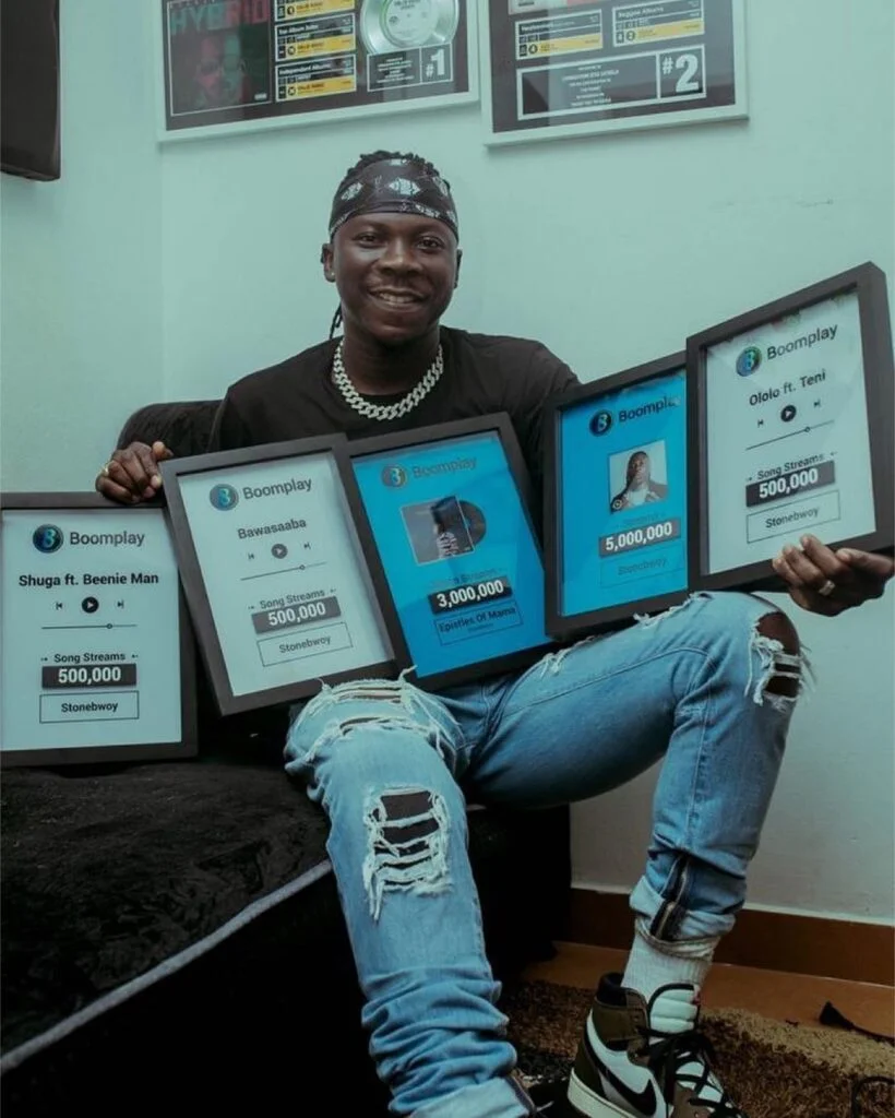 Stonebwoy receives plaques from Boomplay for being the highest streamed artist in Ghana Stonebwoy receives plaques from Boomplay for being the highest streamed artist in Ghana
