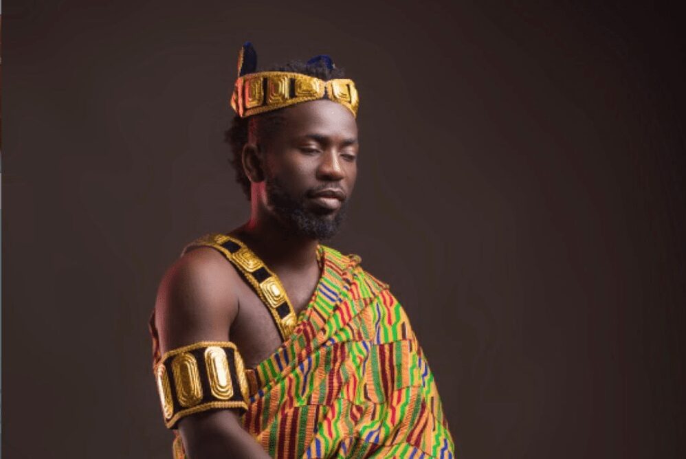 Bisa Kdei – Grandpa Me Nie (Asew Jingle Jangle Remix) Ft Mic Flammez