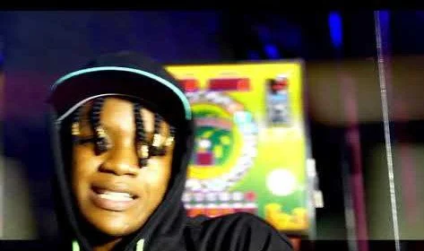 Official Video: Bra Alex – MoneyHolic Official Video: Bra Alex – MoneyHolic