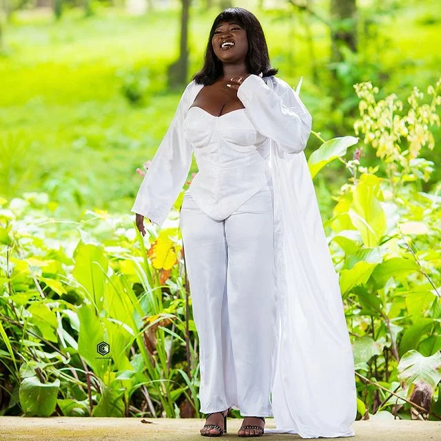 Official Video: Sista Afia – Broken Official Video: Sista Afia – Broken