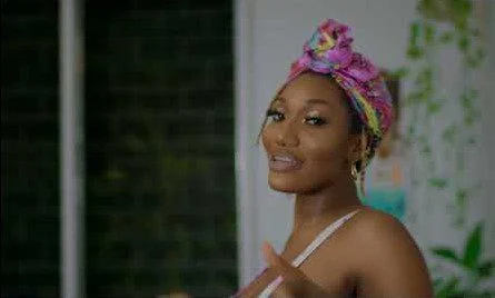 Official Video: Wendy Shay – Kiss Me On The Phone Ft Bisa Kdei Official Video: Wendy Shay – Kiss Me On The Phone Ft Bisa Kdei