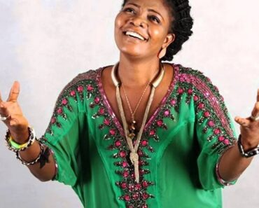 Florence Obinim – Mesom Nyame (Worship) Florence Obinim – Mesom Nyame (Worship)