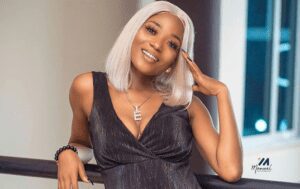 Efya-Super-Super_www-aacehypez-net_-mp3-image-300x189 Efya – Super Super