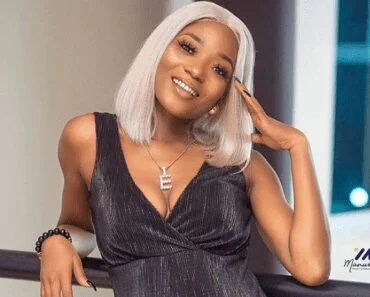 Efya – Super Super