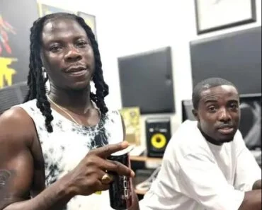 Criss Waddle – Take Me Back Ft Stonebwoy