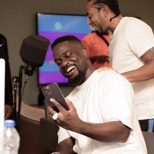 Sarkodie-Ludacris-meet4-300x300 American rapper Ludacris Meets Sarkodie in Ghana