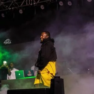 Guru-Eye-nwanwa-prod-by-Tombeatz-AaceHypez-net_-mp3-image-300x300 Guru Nkz – Eye Nwanwa