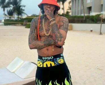 Tommy Lee Sparta – Tek Weh Dem Strap Tommy Lee Sparta – Tek Weh Dem Strap