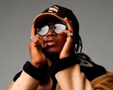 E.L – BAR 7 (Intro)